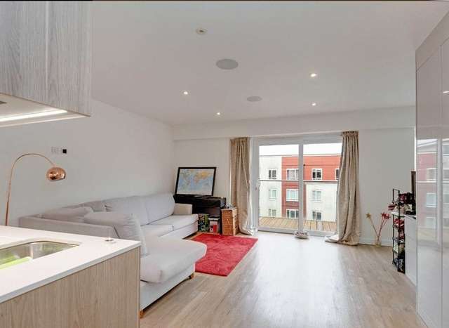 Studio For Sale in London, England