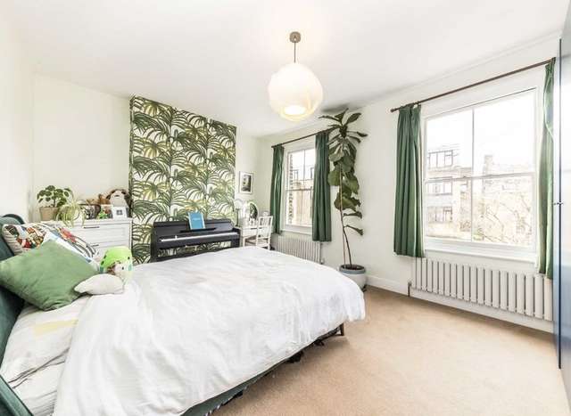 Maisonette For Sale in Glasgow, Scotland