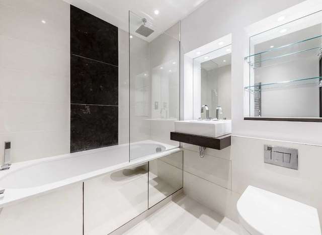 Flat For Sale in London, England