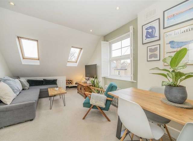 Flat For Sale in Chelmsford, England