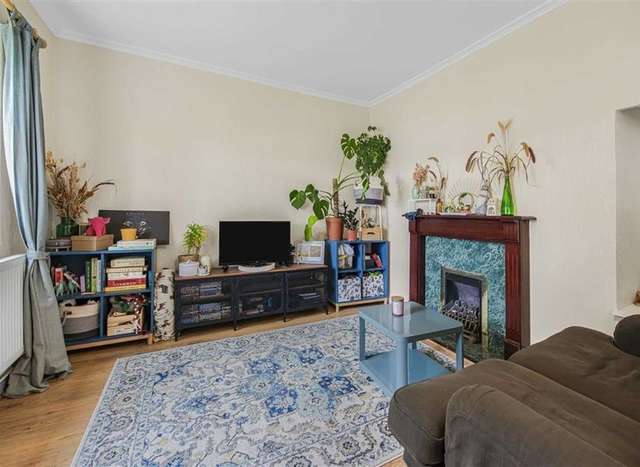 Flat For Sale in Bradford, England