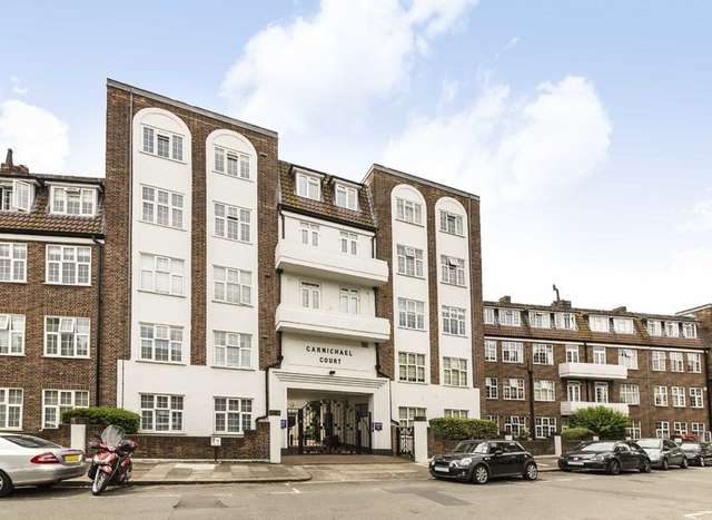 Flat For Sale in Tendring, England