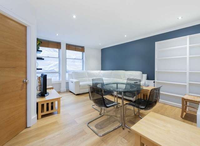 Flat For Sale in London, England