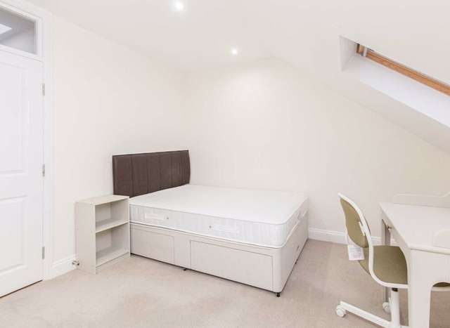 Flat For Sale in Colchester, England