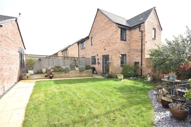 House For Sale in Leeds, England