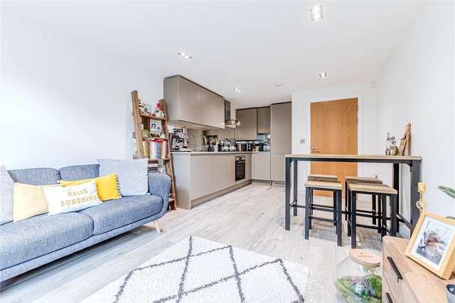 Flat For Sale in Leeds, England