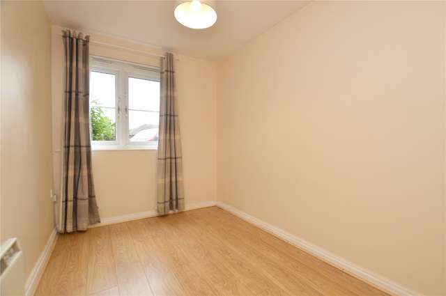 Flat For Sale in Leeds, England