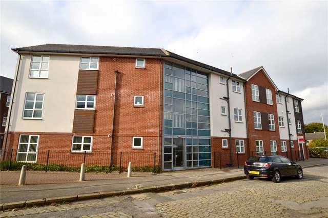 Flat For Sale in Leeds, England