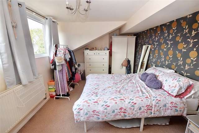 House For Sale in Leeds, England