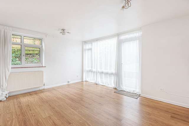 Apartment For Sale in Winchester, England