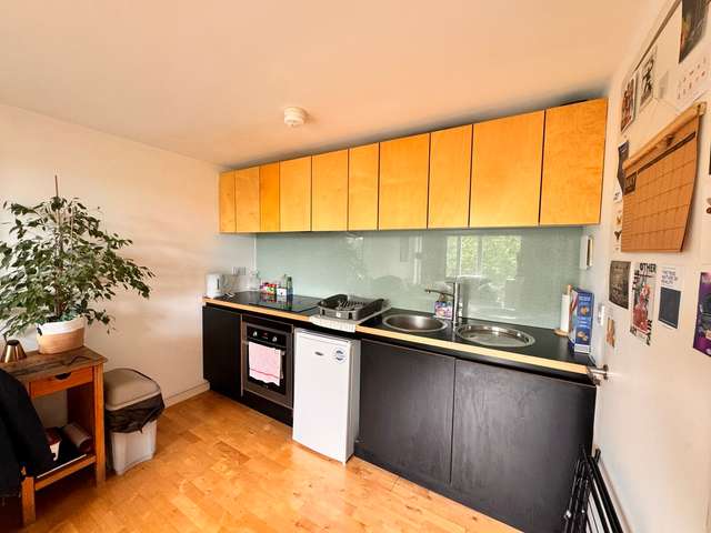 Apartment For Sale in Leeds, England
