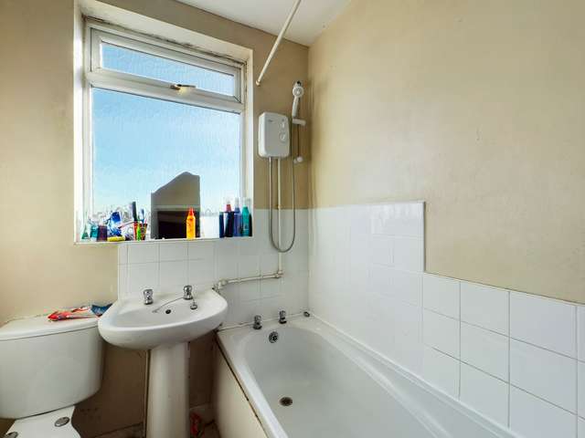 Terraced house For Sale in Rotherham, England