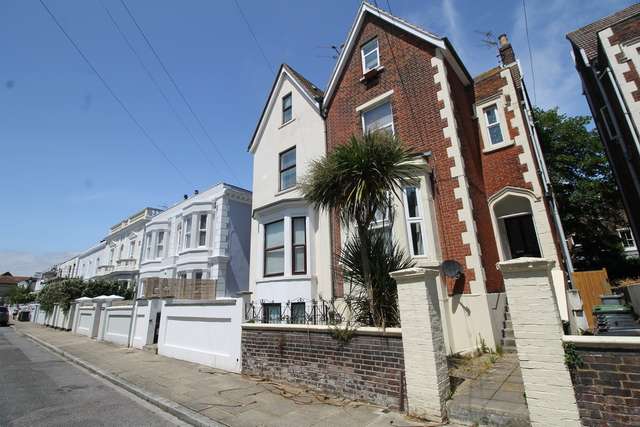 Flat For Sale in Portsmouth, England