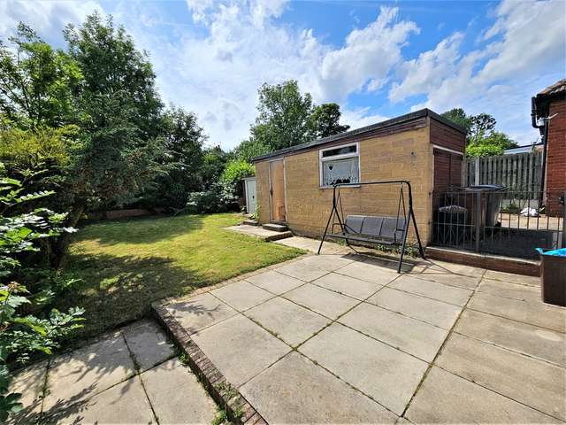 Detached house For Sale in Leeds, England