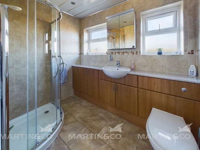 Detached house For Sale in Doncaster, England