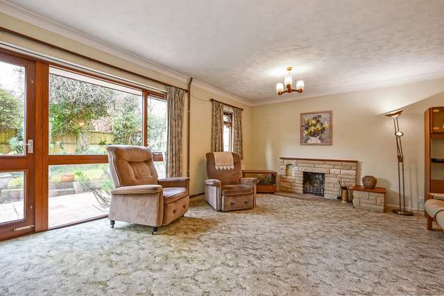 Bungalow For Sale in Winchester, England