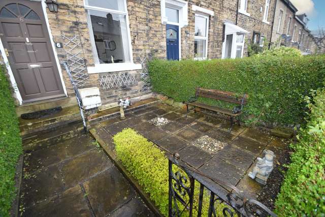 Terraced house For Sale in Bradford, England
