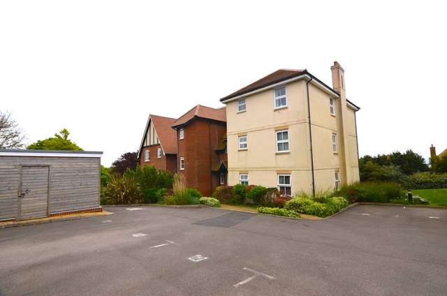Apartment For Sale in Weymouth, England
