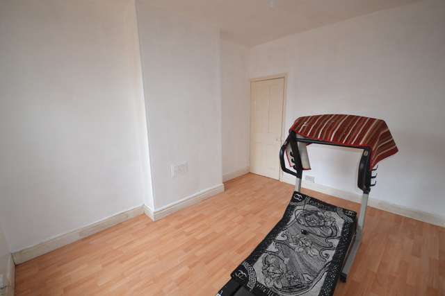 Terraced house For Sale in Leicester, England