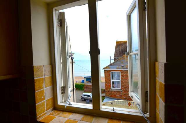 Apartment For Sale in Weymouth, England
