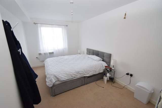 Apartment For Sale in Bradford, England