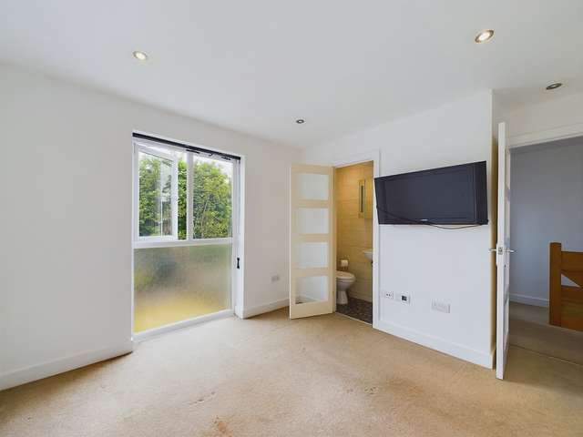 Terraced house For Sale in Horsham, England