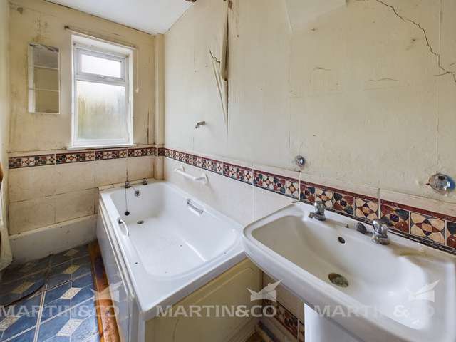 Terraced house For Sale in Doncaster, England