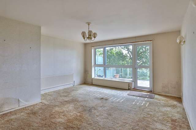 Flat For Sale in Poole, England