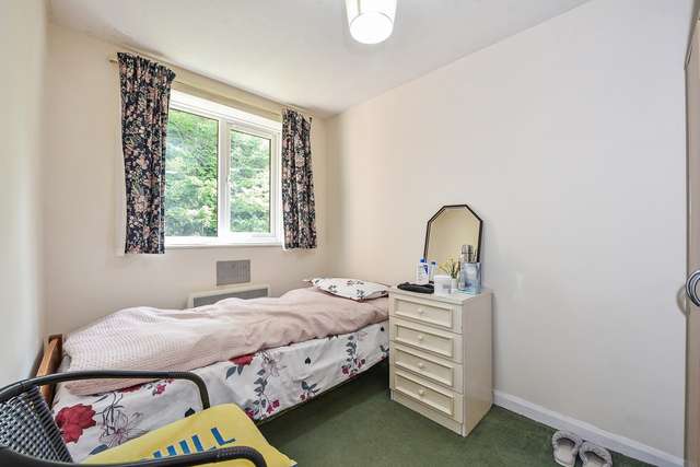 Apartment For Sale in Test Valley, England
