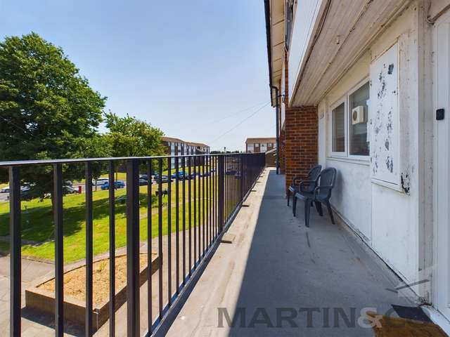 Maisonette For Sale in Portsmouth, England