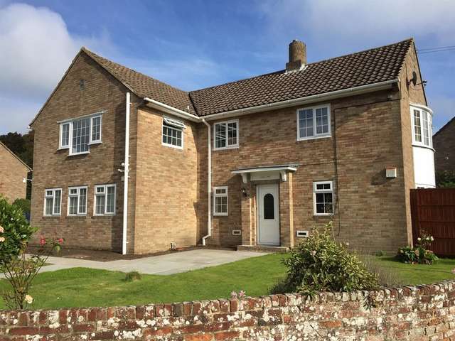 Apartment For Sale in New Forest, England