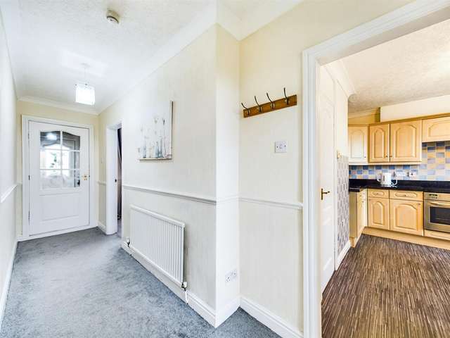 Bungalow For Sale in Lincoln, England