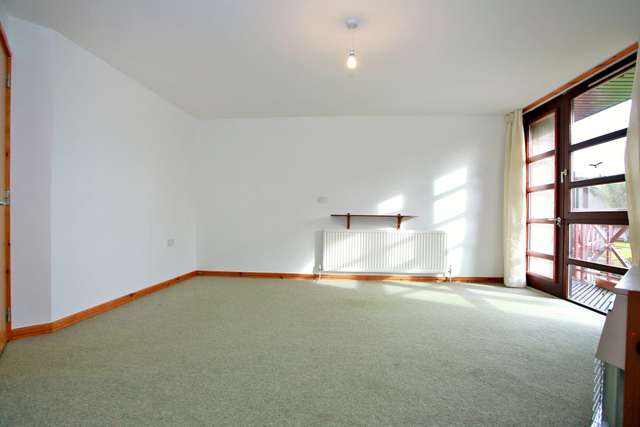 Flat For Rent in Inchmarlo, Scotland