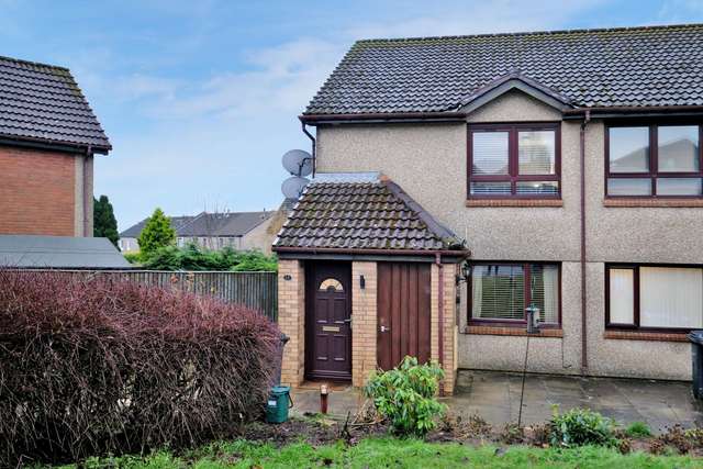 Flat For Rent in Westhill, Scotland