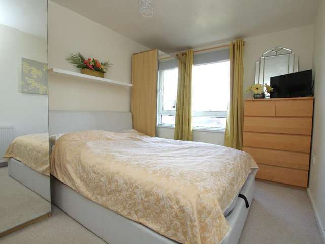 3 bed flat for sale