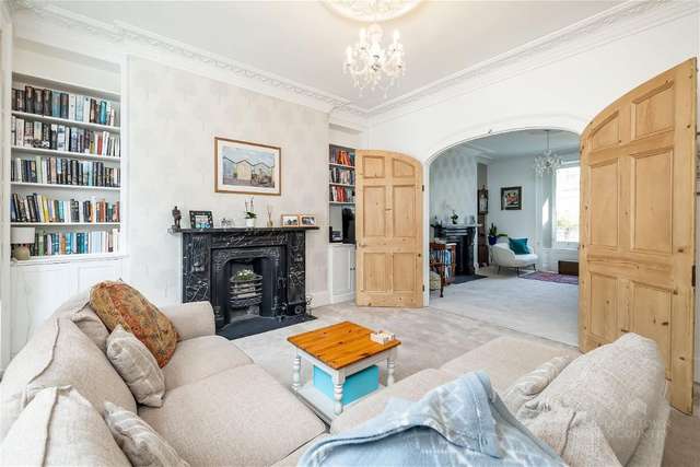 5 bed flat for sale