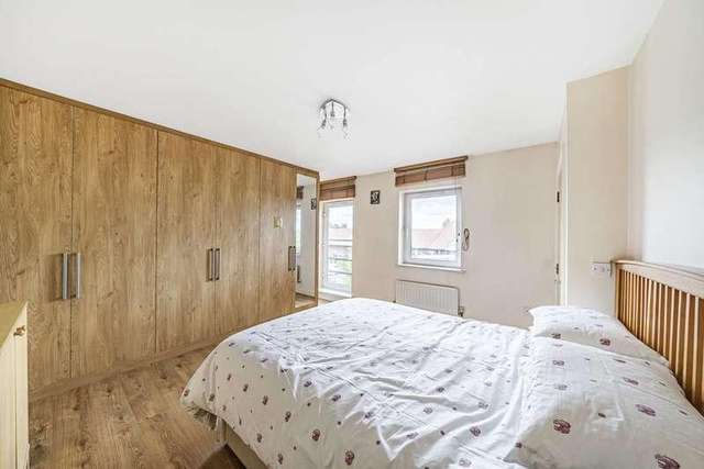 2 bed flat for sale