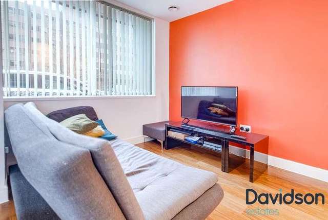 2 bed flat for sale