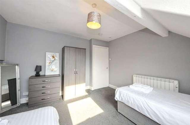 3 bed flat for sale