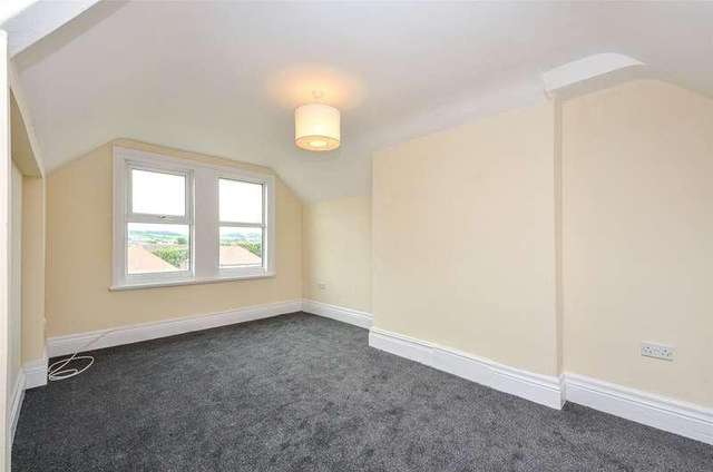 2 bed flat for sale