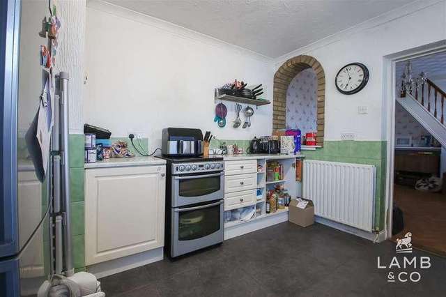 2 bed house for sale