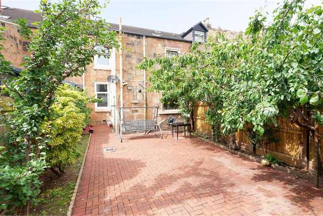 4 Bed House - Terraced with 2 Reception Rooms