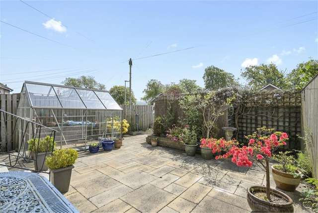 3 Bed House - Semi Detached with 2 Reception Rooms