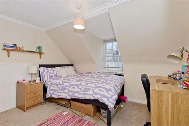 3 Bed Flat - Double Upper with 1 Reception Room
