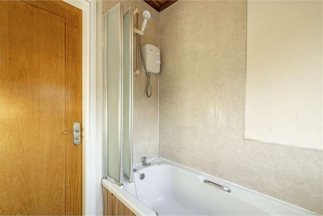 2 Bed Flat - Others with 1 Reception Room