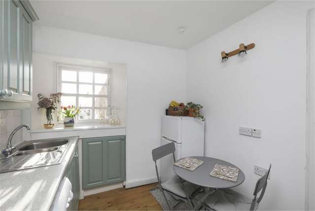 1 Bed Flat - Maindoor with 1 Reception Room