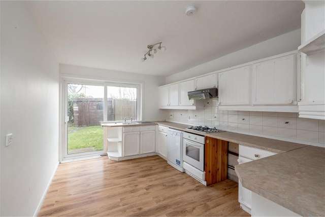 2 Bed House - Terraced