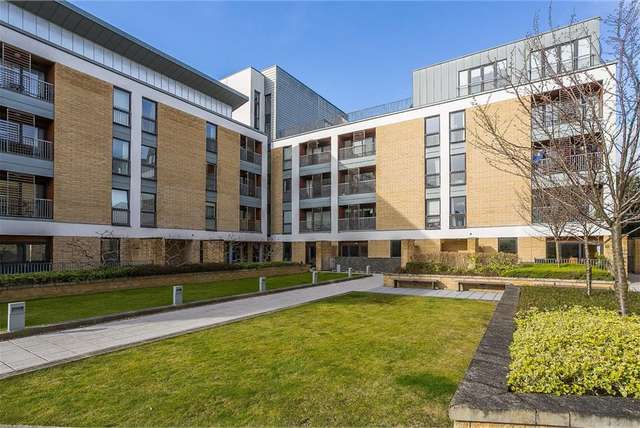 1 Bed Flat - First Floor with 1 Reception Room