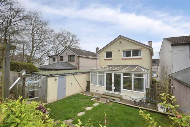 3 Bed House - Detached with 2 Reception Rooms