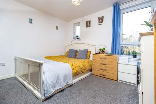 2 Bed Flat - First Floor with 1 Reception Room